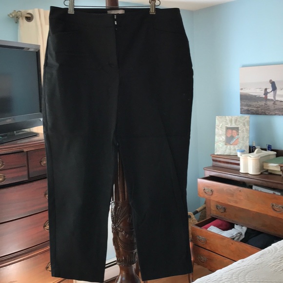 NWOT crop black pants. Not worn. Size 10 or 1.5 - Picture 2 of 5